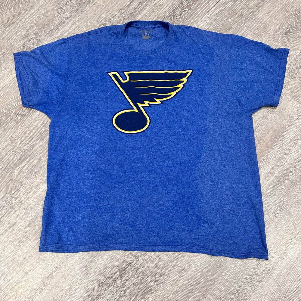 St. Louis Blues Tshirt.